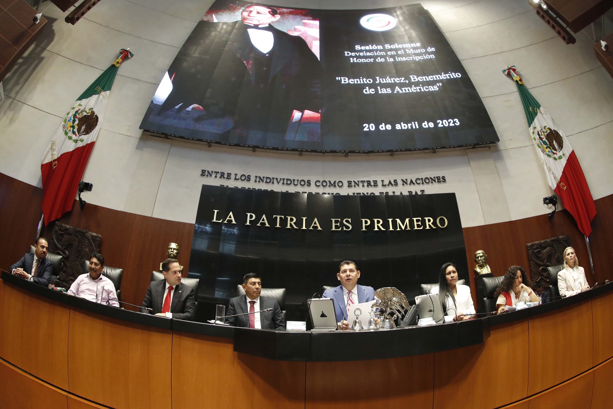 A 151 años de su muerte inscriben en el Muro de Honor del Senado: “Benito Juárez, Benemérito de las Américas”