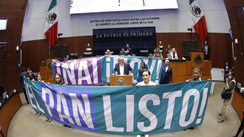 Respeto y tolerancia, llamado de Monreal, tras toma de tribuna en el Senado