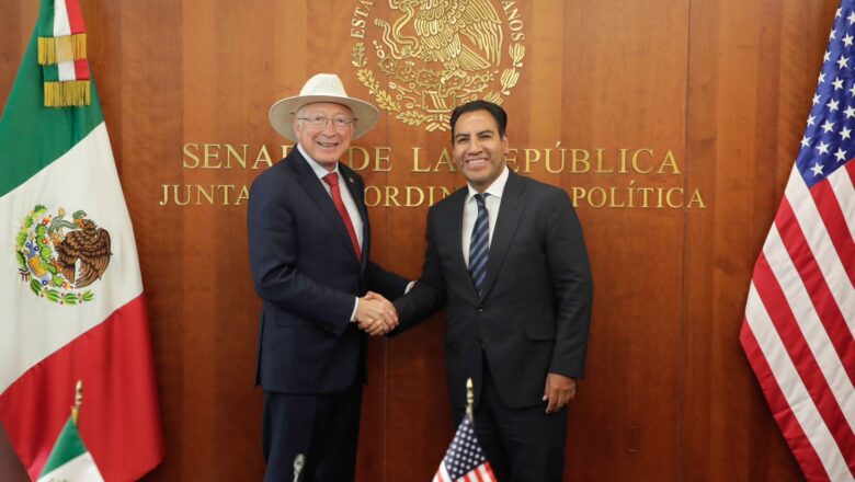 Se reúnen Eduardo Ramírez y Ken Salazar en el Senado para afinar la cooperación bilateral México-EU