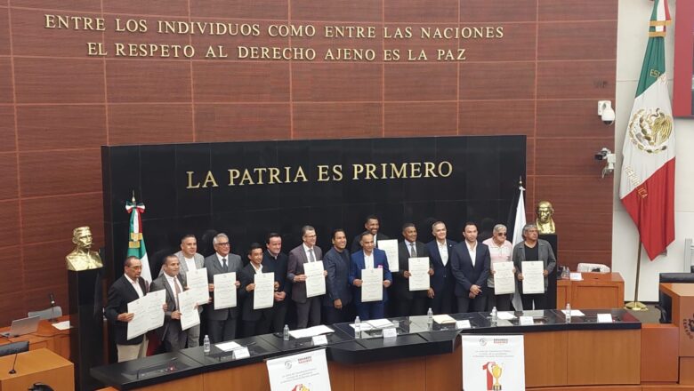 Reconoce Senado de la República a leyendas del Fútbol Nacional