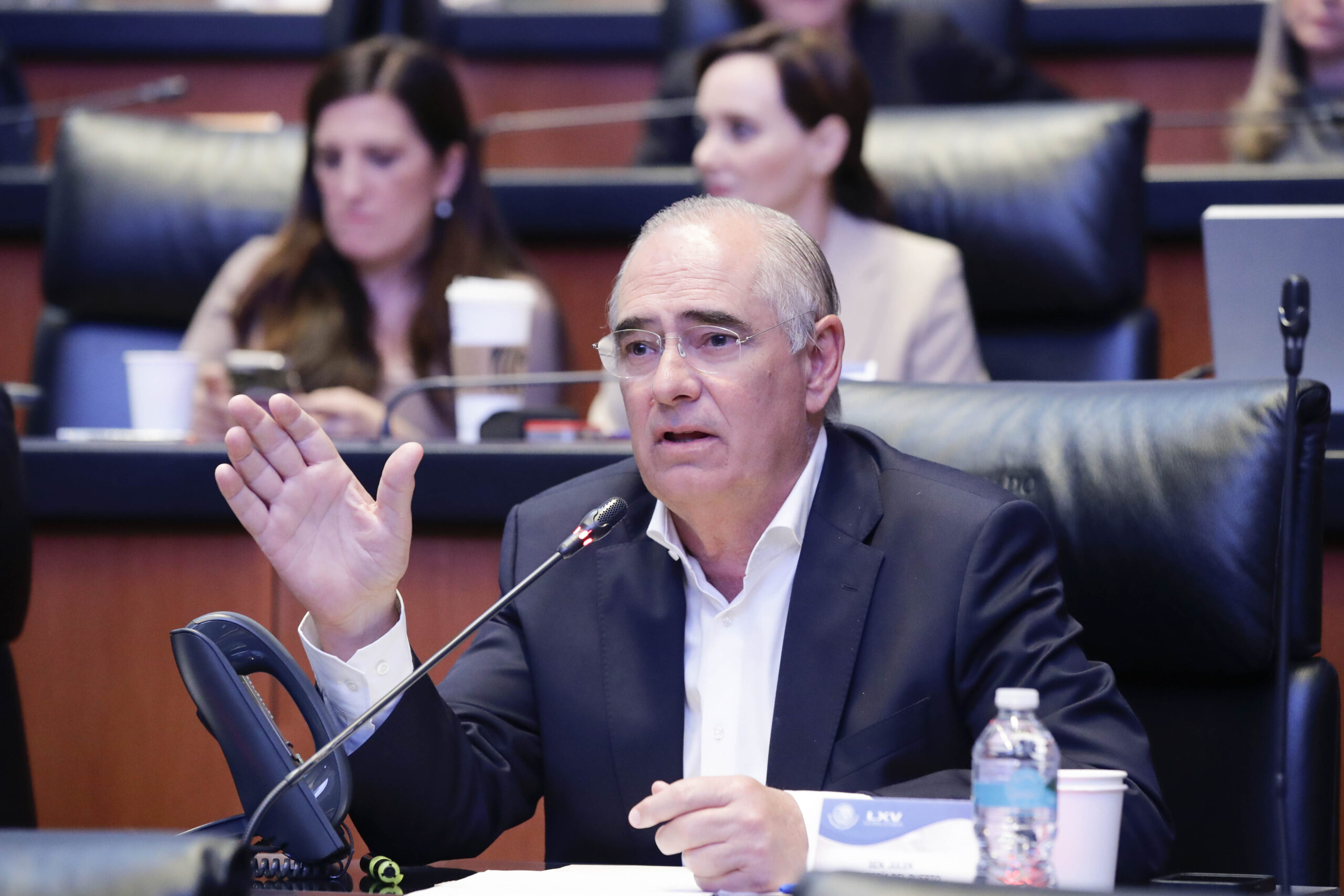 Denuncian senadores del PAN ante FGR presunto financiamiento ilegal a Morena