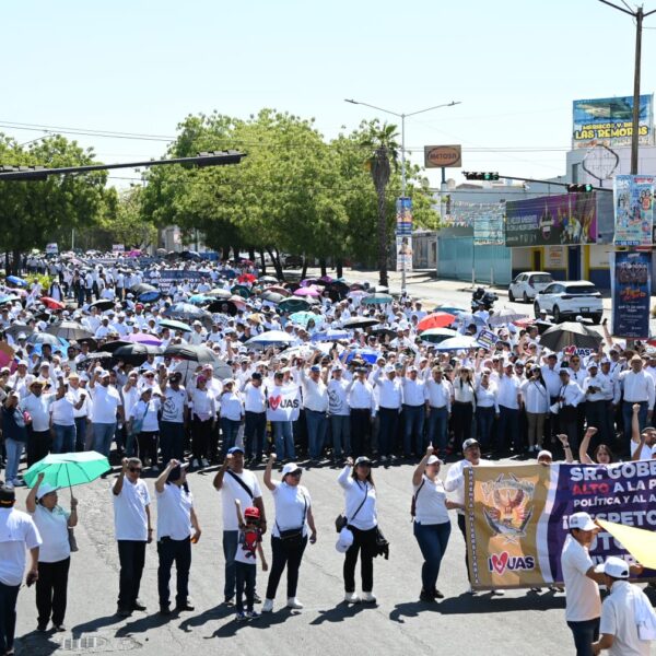 “Marcha de más de 15 mil trabajadores de la UAS: Exigen Autonomía Universitaria”