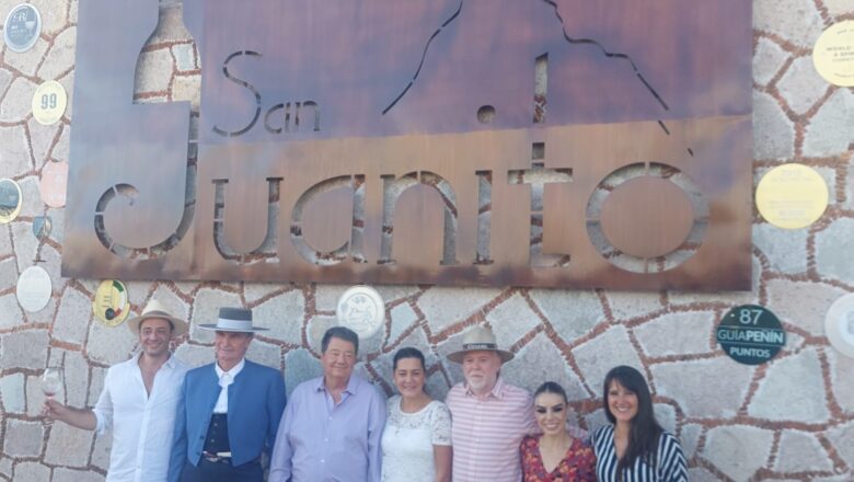 En la Vendimia de San Juanito se levantaron cejas por las Mezclas Sui Géneris de la Carne de Puerco con el Vino Tinto