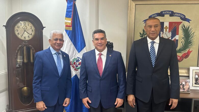 Alejandro Moreno se reúne con el presidente del Senado de República Dominicana para fortalecer lazos regionales