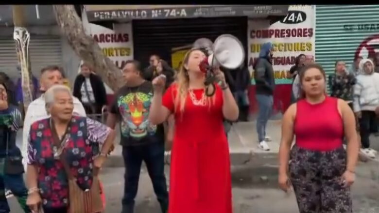 Granaderos desalojan con violencia a la diputada Mónica Sandoval en protesta por albergue para migrantes en Tepito