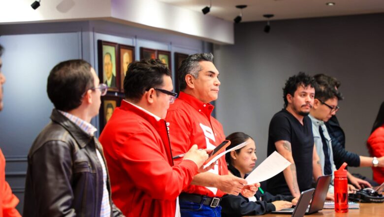Alejandro Moreno reconoce a la Marina y a la Defensa Nacional por su ejemplar labor ante el huracán Erick