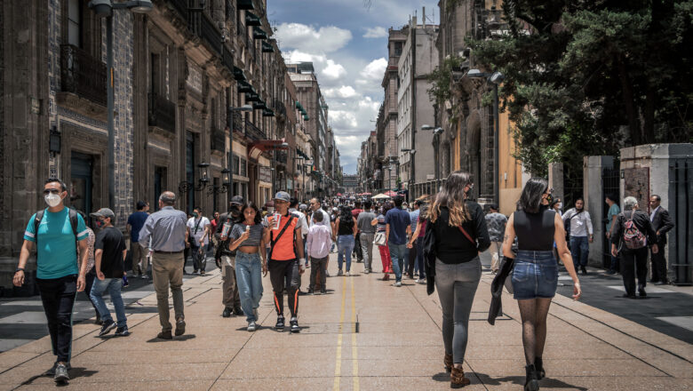 Cerrar las brechas de género debe ser prioridad en la política social: José Nabor Cruz Marcelo