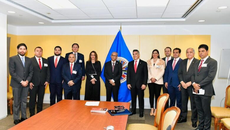 Alejandro Moreno denuncia ante la OEA el rumbo autoritario del gobierno mexicano