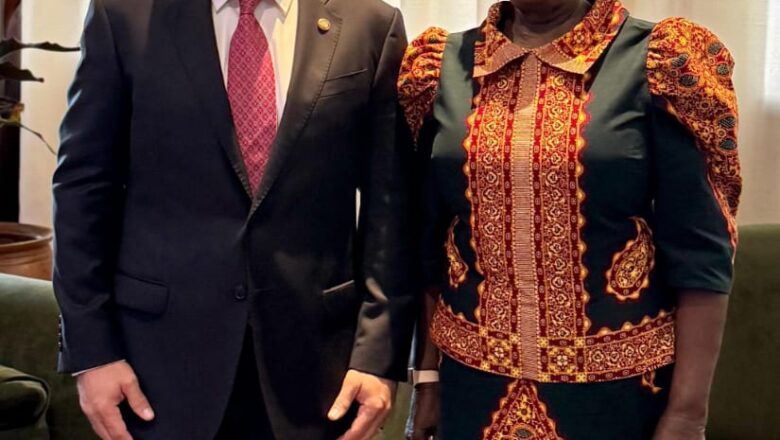 Alejandro Moreno  fortalece lazos internacionales: se reúne con la Vicepresidenta de Ghana para promover democracia y cooperación