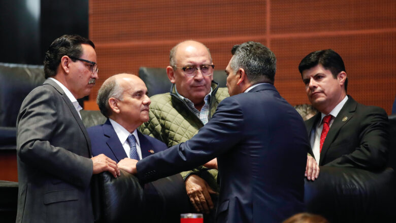 Senadores del PRI exigen garantizar salarios justos y estabilidad laboral para trabajadores del sector salud en todo el país