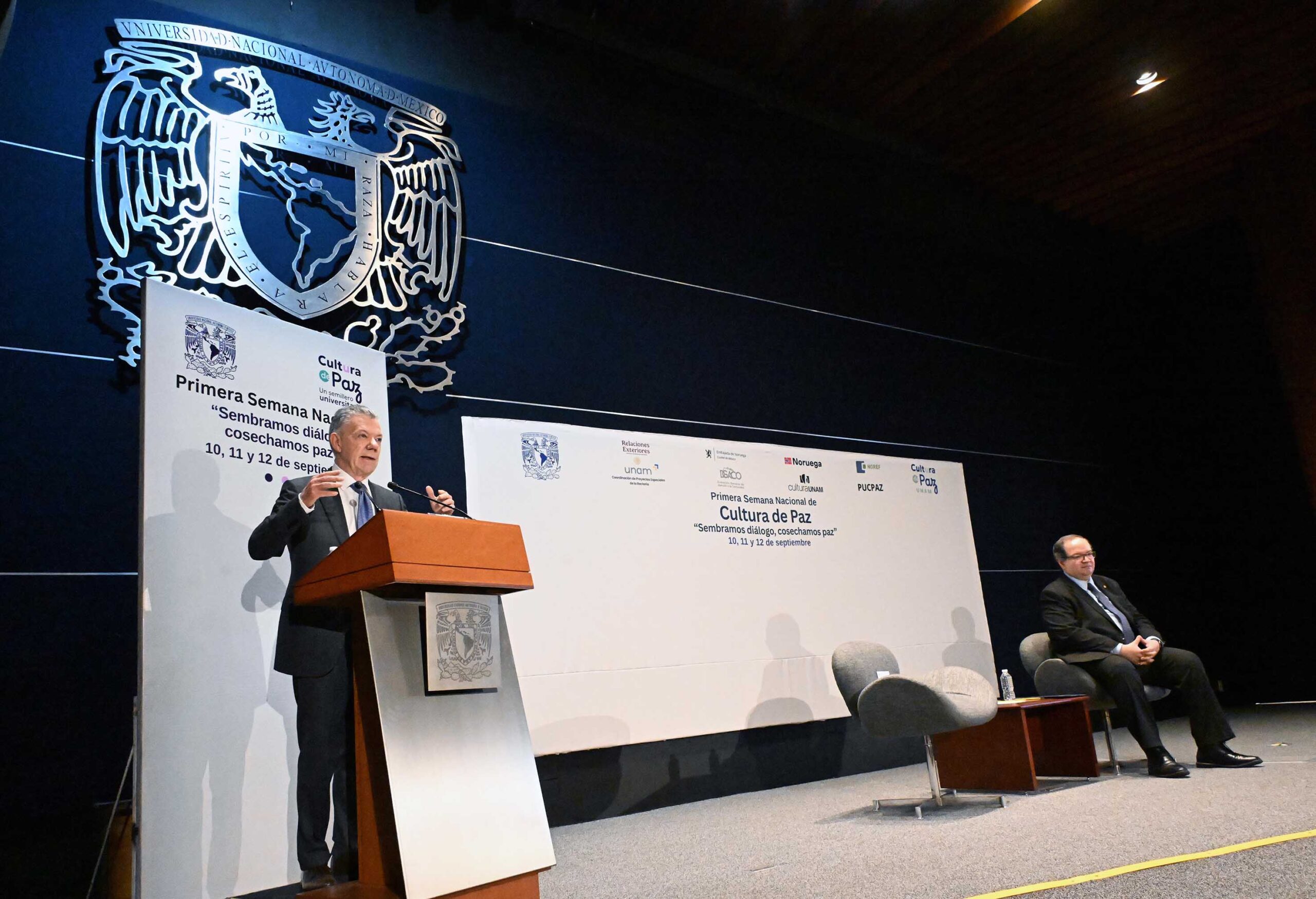 “Es momento de unirnos y recordar que somos un pueblo llamado humanidad”: Juan Manuel Santos