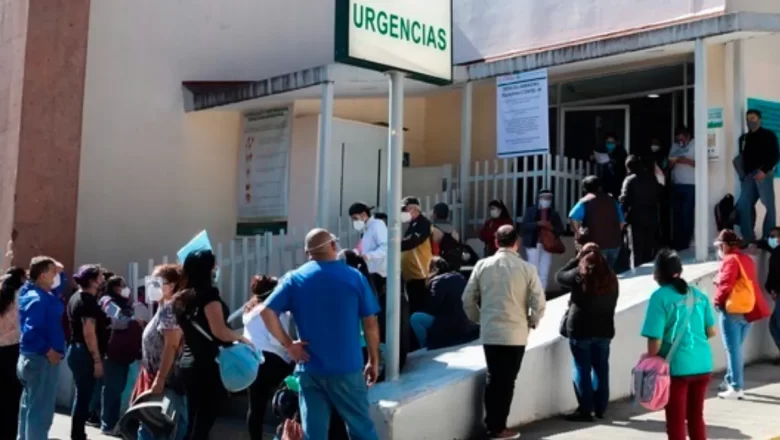 Hospitales llenos, discursos vacíos