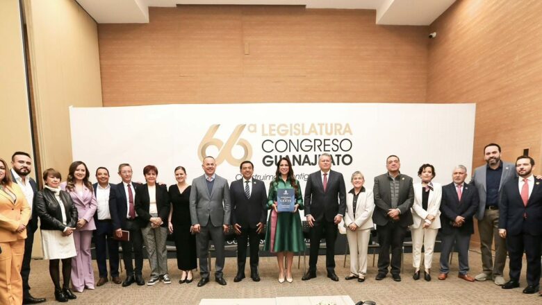 La Gobernadora de Guanajuato le apuesta el Bienestar de la Gente entregó el Paquete Fiscal 2026 al Congreso del Estado