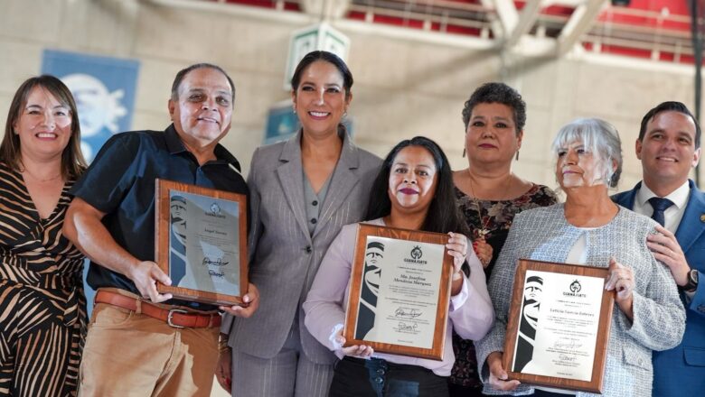 Reconoce gobernadora de Guanajuato, Libia Dennise García Muñoz Ledo, la trayectoria de las y los jubilados del estado