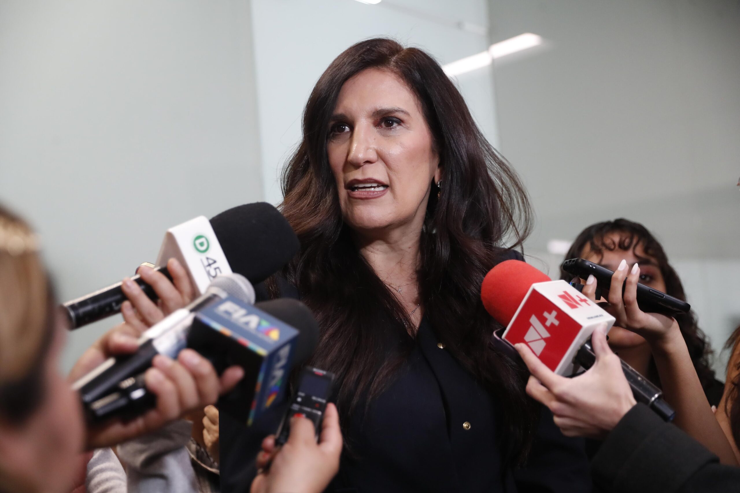 Llama Kenia López Rabadán a cuidar la negociación del T-MEC y fortalecer la confianza internacional en México