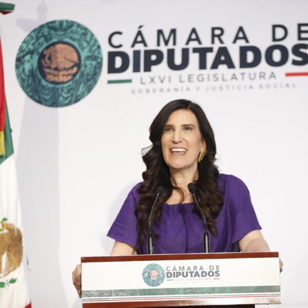 Kenia López llama a poner “cabeza fría” ante la inminente presentación del “Plan B” de la reforma electoral