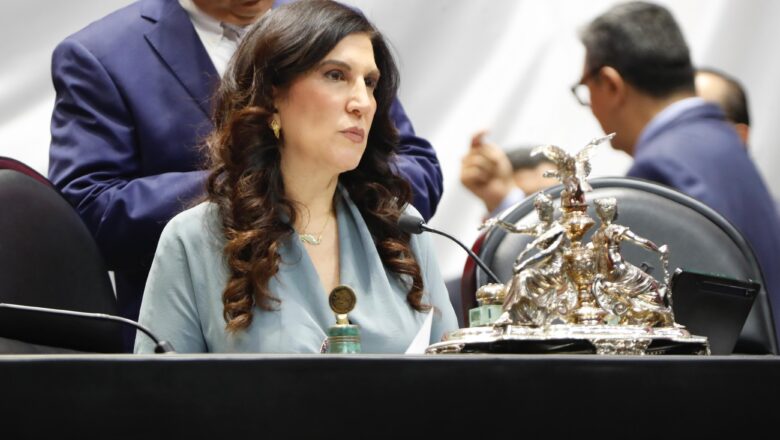 Kenia López Rabadán denuncia desastre en el Golfo de México y exige atención prioritaria