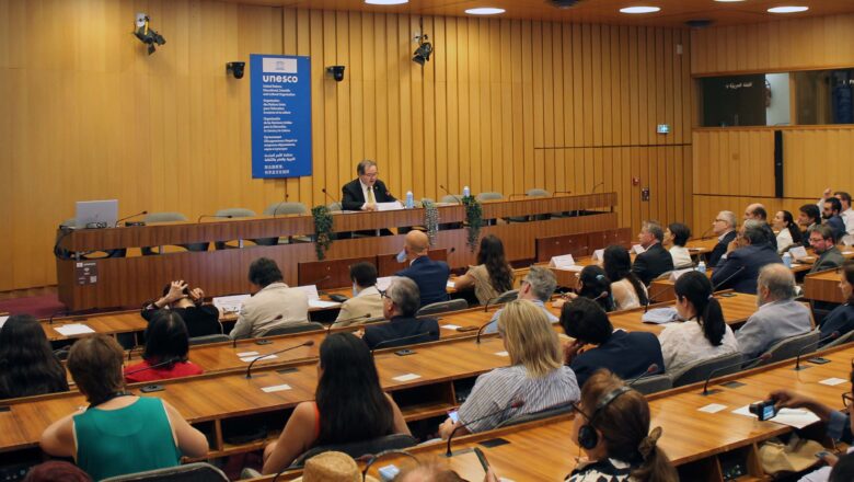 La educación es la clave para salir del laberinto entre el neoliberalismo y el populismo autoritario: Leonardo Lomelí
