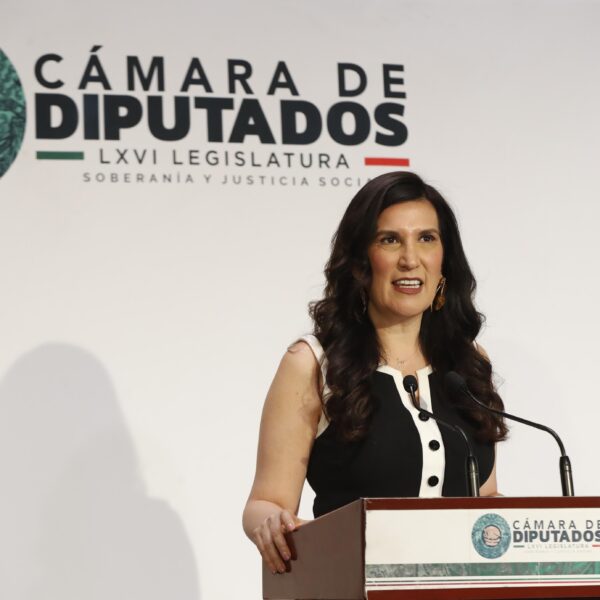 Kenia López alerta sobre crisis de desaparecidos, periodistas asesinados y presos políticos; pide que México dé la cara al mundo