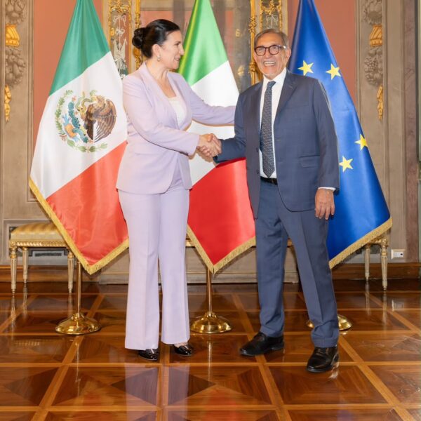 Kenia López Rabadán reconoce ante el Presidente del Senado italiano el liderazgo de Giorgia Meloni y la importancia de la paridad en la vida pública