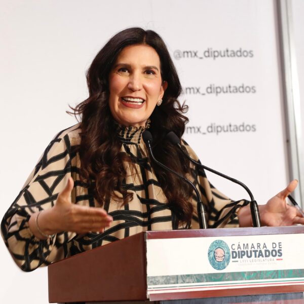 Kenia López Rabadán respalda llamado de Claudia Sheinbaum para proteger los derechos de mexicanos en Estados Unidos