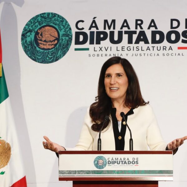 Consulta sobre lineamientos para la protección de las audiencias abre el debate sobre las mañaneras: Kenia López