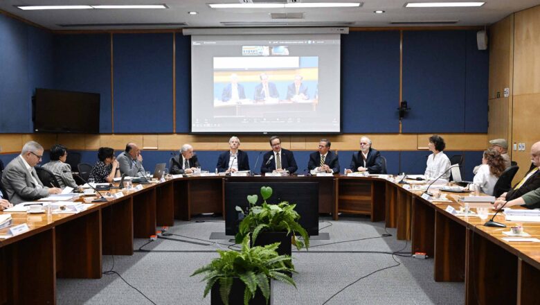 La UNAM refuerza la transparencia y la equidad: Leonardo Lomelí