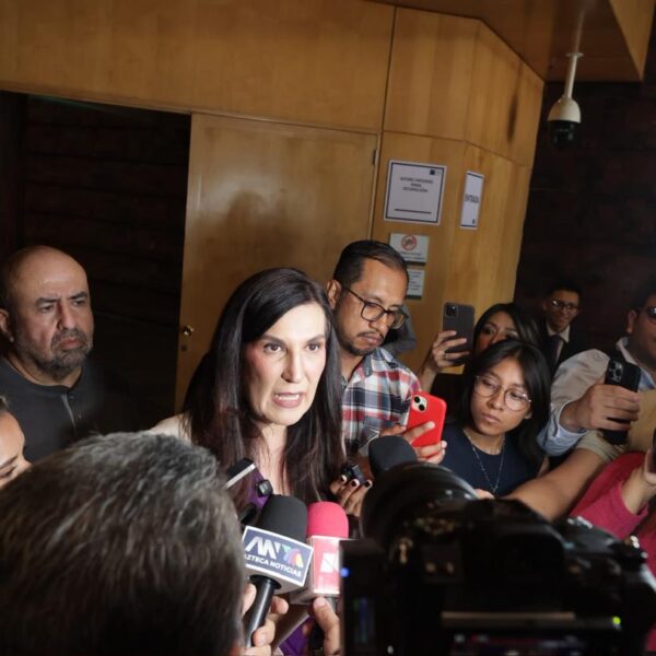 Kenia López Rabadán critica lista de “enemigos del régimen” y acusa un preocupante talante autoritario