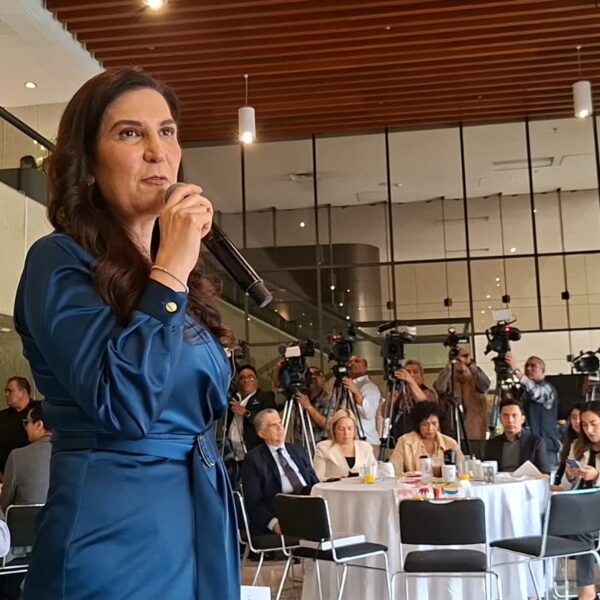 Kenia López Rabadán inicia nueva etapa con llamado a construir coincidencias desde la pluralidad