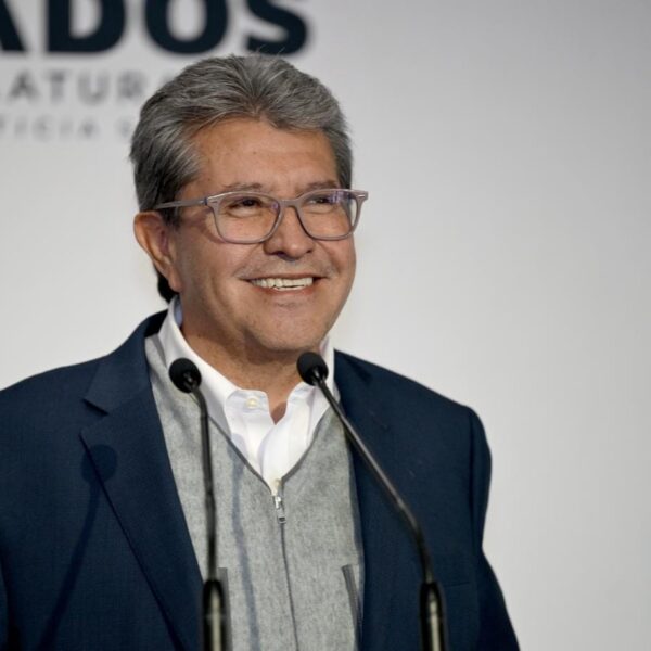 Ricardo Monreal propone a Morena que legisladores que busquen la reelección no se separen del cargo