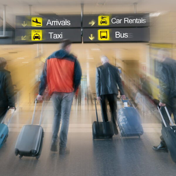 La llegada también cuenta: guía para elegir el mejor transporte desde 5 aeropuertos internacionales