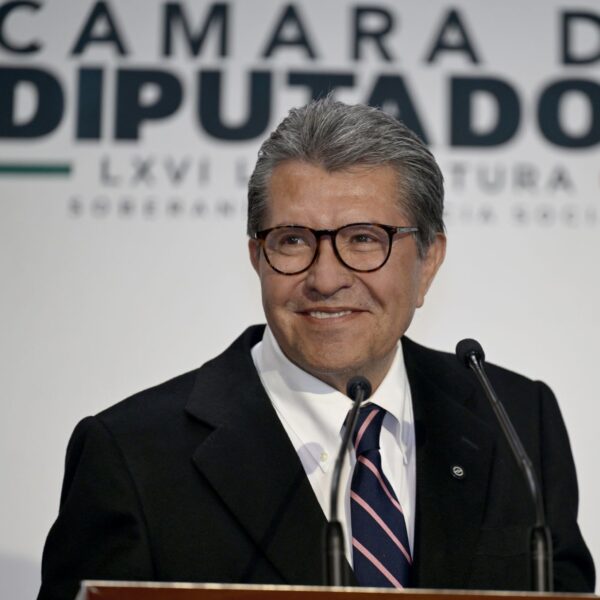 Ricardo Monreal propone nueva ley para regular y transparentar el cabildeo legislativo