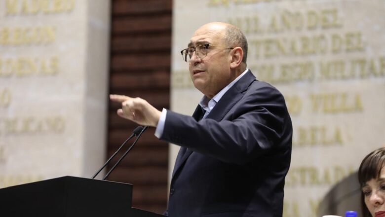 Rubén Moreira propone información sincronizada sobre vuelos para pasajeros
