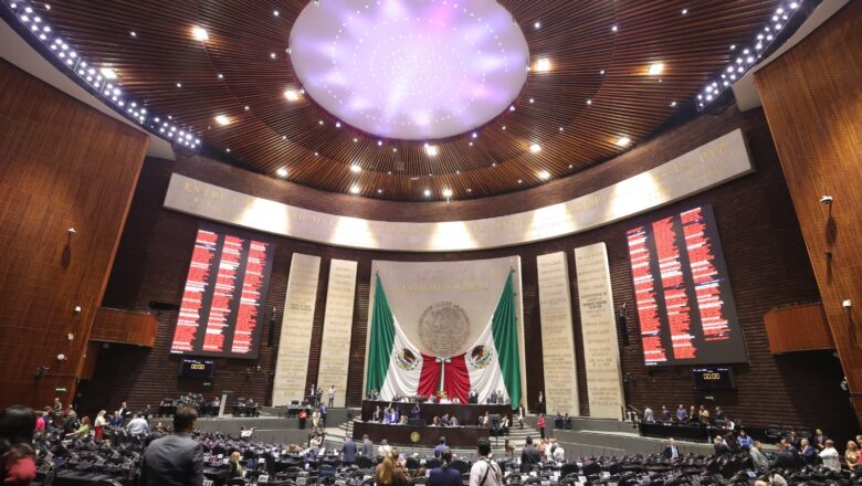 Diputadas y diputados de los seis grupos parlamentarios abordan la política exterior del Segundo Informe de Gobierno