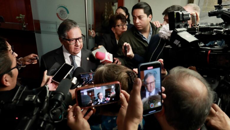 Reitera Higinio Martínez compromiso del Senado con el respeto al trabajo periodístico