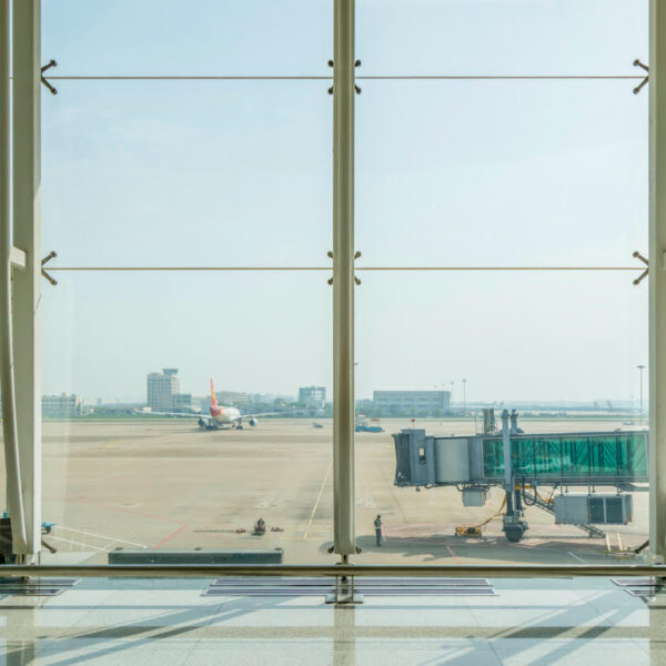 Cierra temporalmente el Aeropuerto Internacional de Puerto Vallarta por el huracán “Simón”