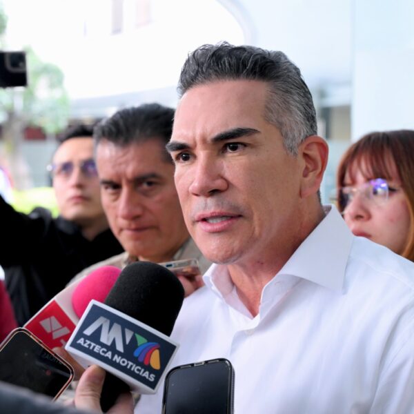 Alejandro Moreno denuncia presuntos vínculos de funcionario del OPLE de Veracruz con Cajas Graf y exige esclarecer la trama electoral
