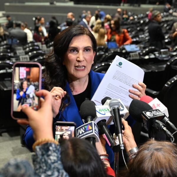 Kenia López Rabadán propone castigar como traidores a la patria a servidores públicos coludidos con el narcotráfico