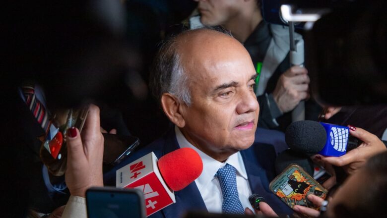 Manuel Añorve acusa al INE de ser apéndice del Gobierno y denuncia la crisis de salud heredada de López Obrador